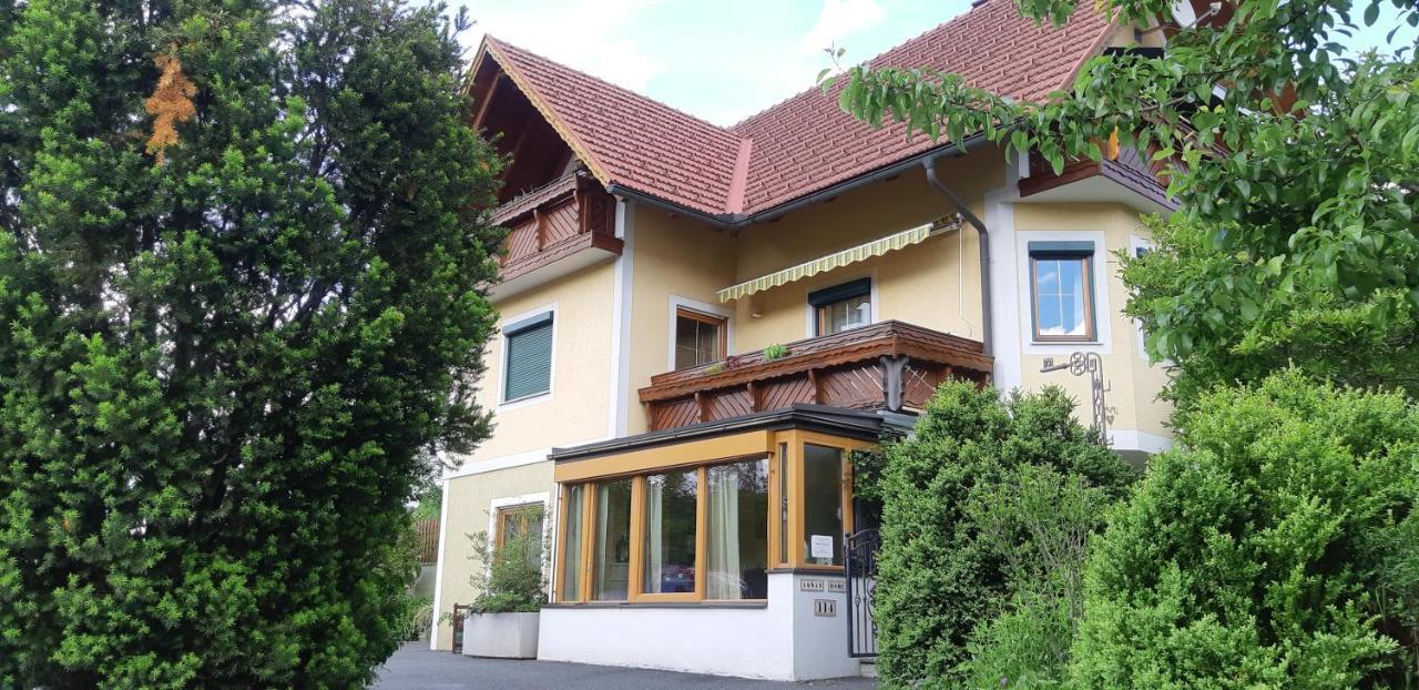 Anna'S Home - Ferienwohnungen Рач-ан-дер-Вайнштрассе Екстер'єр фото