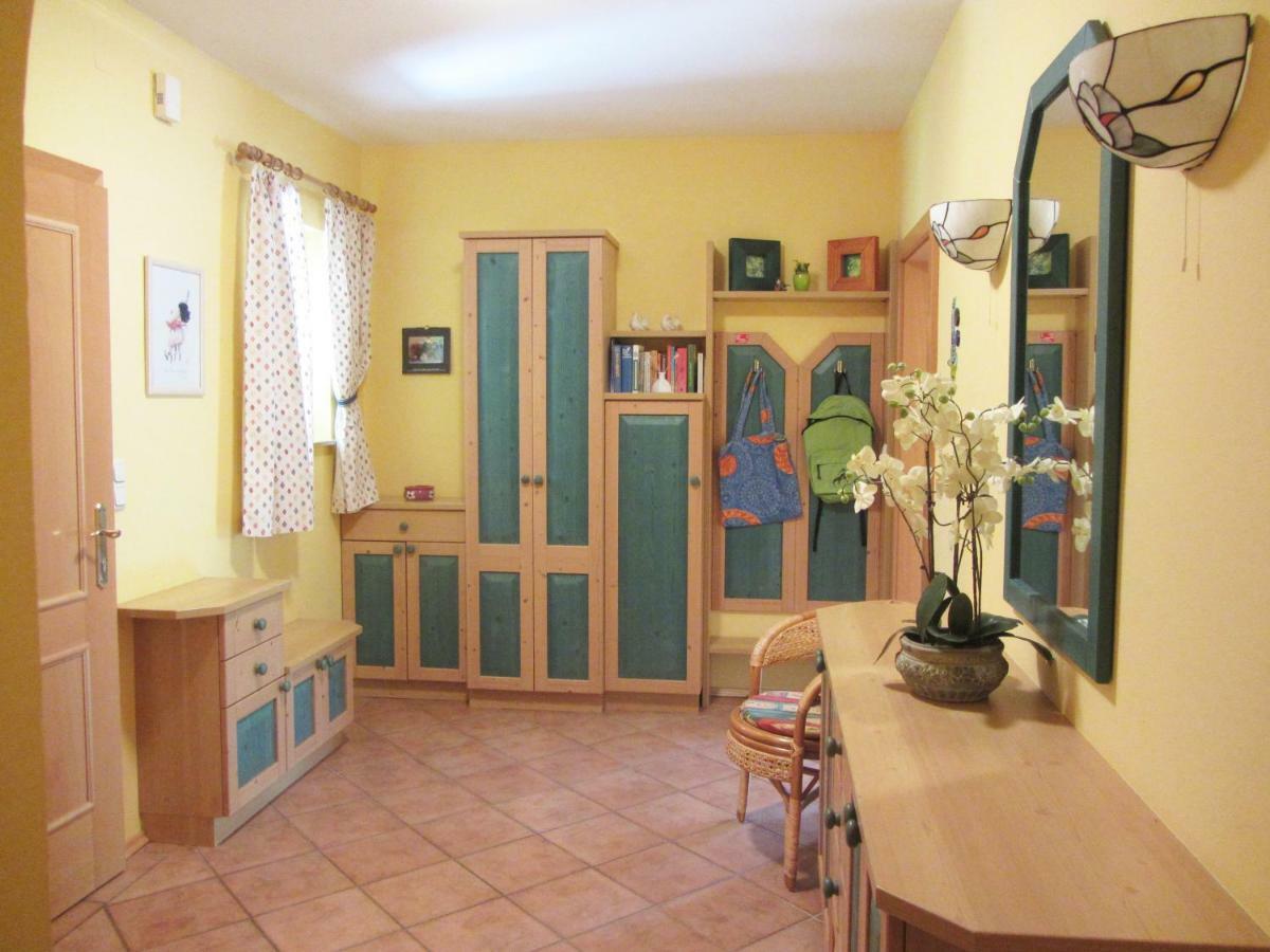 Anna'S Home - Ferienwohnungen Рач-ан-дер-Вайнштрассе Екстер'єр фото